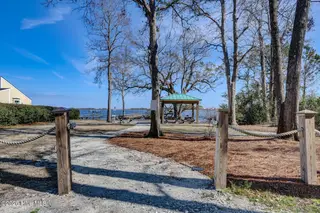 1643 Chadwick Shores Drive, Sneads Ferry, NC 28460 – photo 13: 823 Chadwick Shores Dr Sneads-large-050-