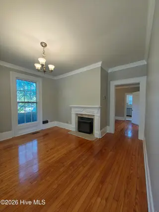 406-408 E 2nd Street, Washington, NC 27889 — 4-bedroom home in Historic District, Washington, NC, photo 7 of 38: IMG_20260926_100714800_HDR