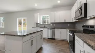 995 Misty Creek Drive, Aberdeen, NC 28315 – photo 13: Kitchen