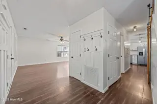 122 Tanbark Drive, Jacksonville, NC 28546 — 3-bedroom home in Aragona Village, Jacksonville, NC, photo 9 of 53: Hall