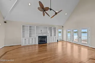2944 Mill Creek Road, Newport, NC 28570 – photo 7: Great Room with Vaulted Ceilings