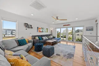 515 N Topsail Drive, Surf City, NC 28445 – photo 17: 31-web-or-mls-_RAD8840