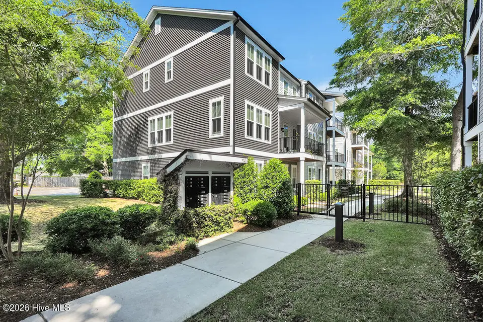 618 N 6th Street, Wilmington, NC 28401 – photo 1 of 32: 618North6thStreet-3