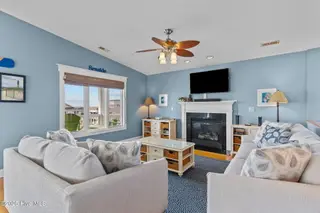1404 E Dolphin Drive, Oak Island, NC 28465 – photo 10: 7-web-or-mls-BTS04983