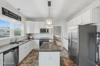 102 Creek Court, Elizabeth City, NC 27909 – photo 16: 47-web-or-mls-47_Creek Ct_KarianM_FullSi