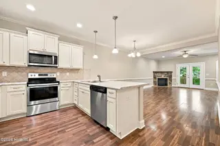1676 Cambria Drive B, Greenville, NC 27834 – photo 24: 14-web-or-mls-IMG_0011