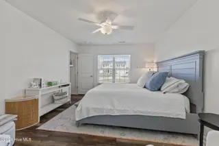 231 Hickory Shores Drive, Newport, NC 28570 – photo 22: master bedroom