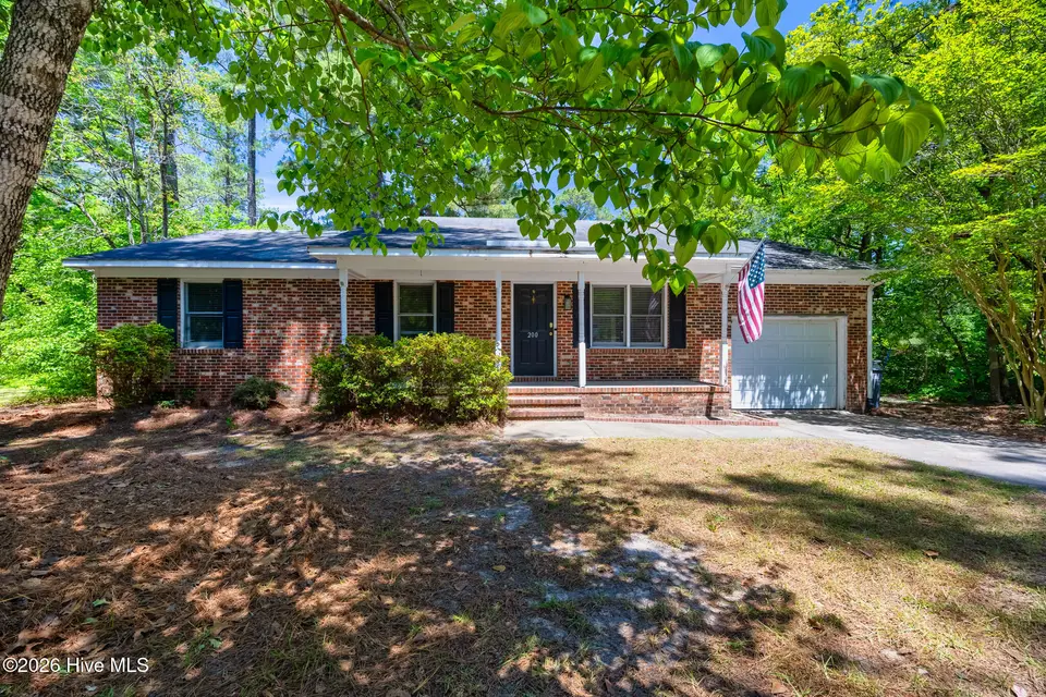 200 Sandhills Circle, Pinehurst, NC 28374 – photo 1 of 15: 200 Sandhills Circle-13
