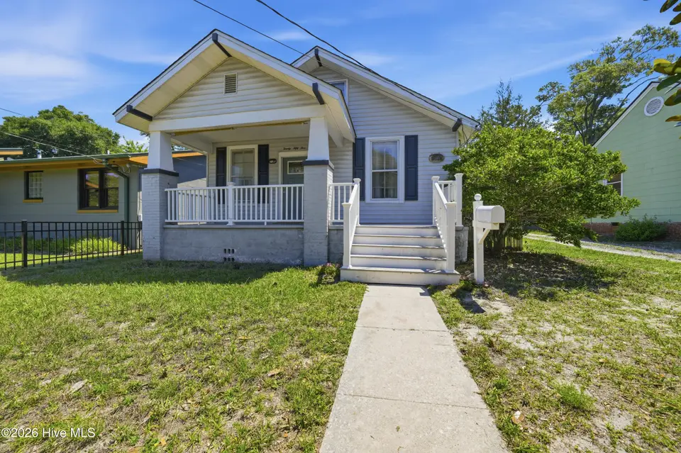 2055 Washington Street, Wilmington, NC 28401 – photo 1 of 27