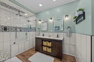 504 Blackledge Circle, Trent Woods, NC 28562 – photo 21: Updated Master Bath