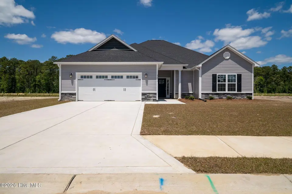 4006 Bluewater Boulevard, New Bern, NC 28562 – photo 1 of 72: 4006 Bluewater-2