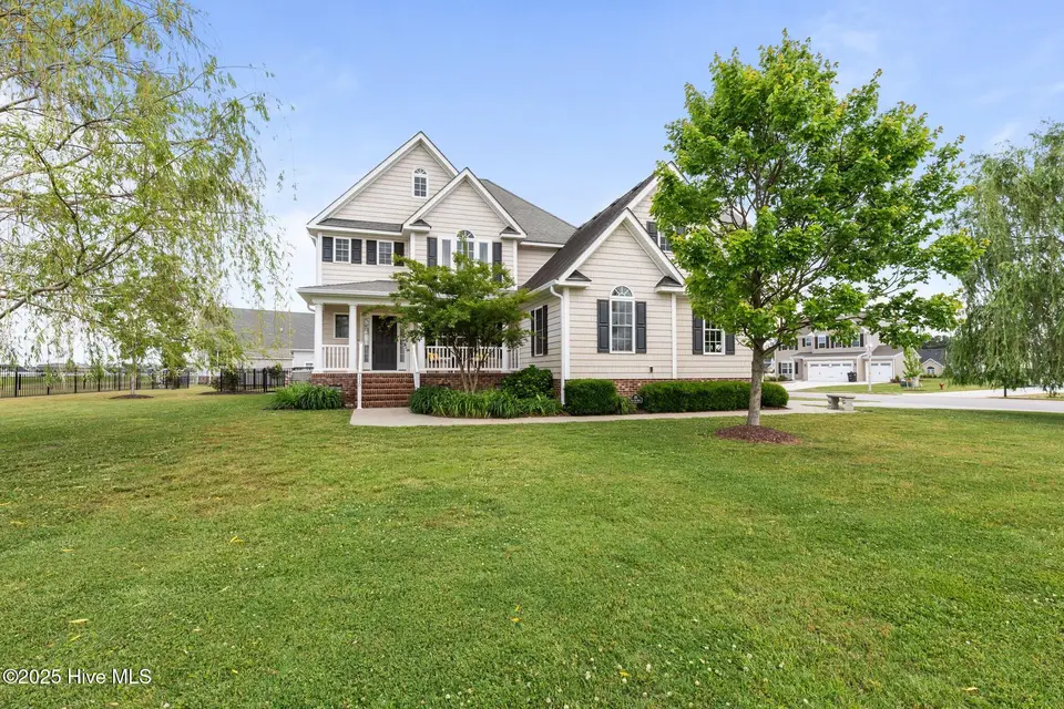 110 Lands End Drive, Elizabeth City, NC 27909 – photo 1 of 50: 1-web-or-mls-_Y9A4474