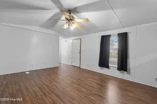 712 Longwood Road NW, Ocean Isle Beach, NC 28469 — 3-bedroom manufactured home, Ocean Isle Beach, NC, photo 13 of 33: 712LongwoodRdNW - 8