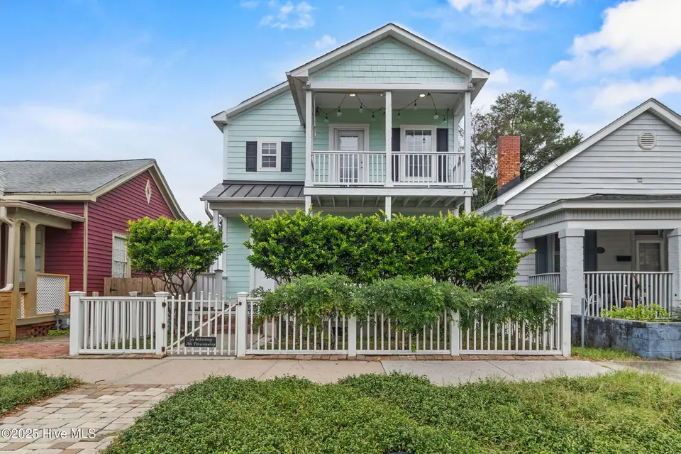 117 S 8th Street, Wilmington, NC 28401 – photo 1 of 26: 1_front exterior