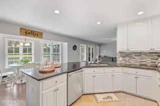 5874 Lake Joel Drive SW, Ocean Isle Beach, NC 28469 — 3-bedroom home in Crownstream, Ocean Isle Beach, NC, photo 15 of 47: 5874LakeJoelDrSW - 17