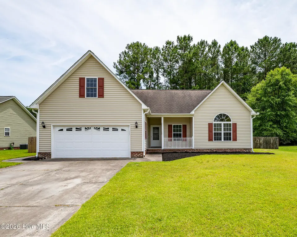 111 Croatan Woods Drive, New Bern, NC 28562 – photo 1 of 51: 111 Croatan Woods Drive, New Bern