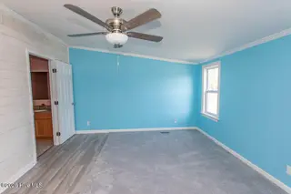423 Gray Drive SW, Shallotte, NC 28470 — 3-bedroom manufactured home in Sherrow Estates, Shallotte, NC, photo 17 of 38