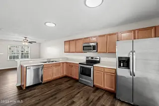 7002 Banister Loop, Jacksonville, NC 28546 — 2-bedroom townhome in The Gables, Jacksonville, NC, photo 9 of 24