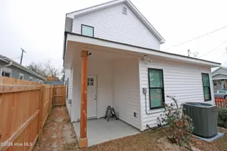 624 S 8th Street, Wilmington, NC 28401 — 3-bedroom home in Dawson-Castle Street, Wilmington, NC, photo 5 of 27: 23 - South 8th - Back