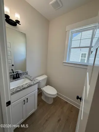316 Hawks Bluff Drive, New Bern, NC 28560 – photo 7: Downstairs half bath