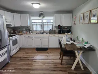 215 S Lee Avenue, Beulaville, NC 28518 — 2-bedroom home, Beulaville, NC, photo 9 of 17: Kitchen