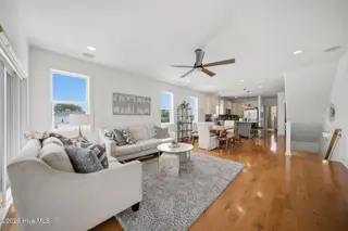 313 Birmingham Avenue Unit 1, Carolina Beach, NC 28428 — 3-bedroom townhome, Carolina Beach, NC, photo 8 of 66: 11-web-or-mls-GRAE_313 Birmingham Ave 1-
