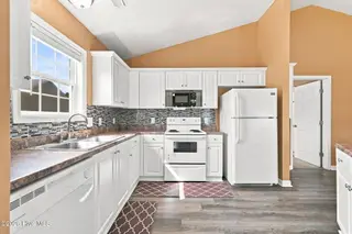 330 Providence Drive, Jacksonville, NC 28546 – photo 16