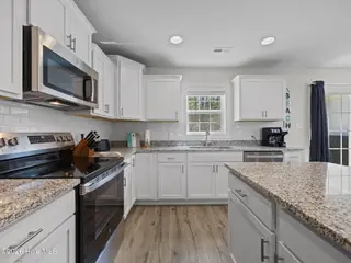 471 Pebble Shore Drive, Sneads Ferry, NC 28460 – photo 14: 14-web-or-mls-471 Pebble Shore Dr. 33