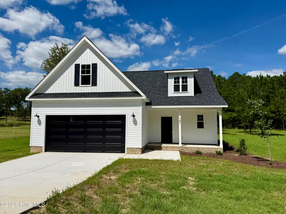 187 Spring Meadows Drive, Aberdeen, NC 28315 – photo 1 of 27: IMG_4130