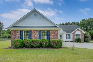 134 Airleigh Place, Richlands, NC 28574 – photo 1: Main House