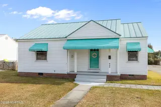 908 N 20th Street, Morehead City, NC 28557 – photo 3: 3-web-or-mls-1S3A9773
