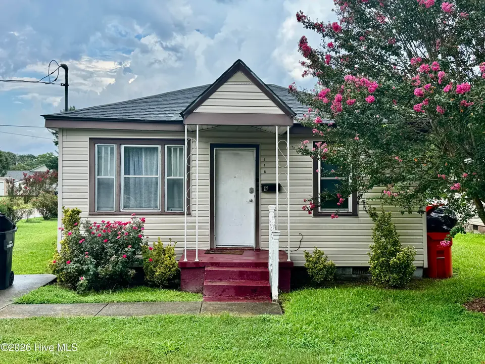 616 Cardwell Street, Elizabeth City, NC 27909 – photo 1 of 12: 616 Cardwell