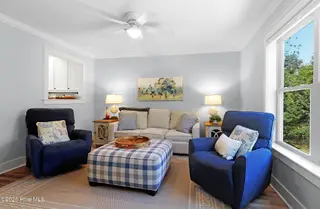 615 Broad Street B, Beaufort, NC 28516 – photo 2: Living Room