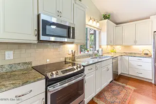 65 Lake Hills Road, Pinehurst, NC 28374 – photo 19: Sun filled kitchen
