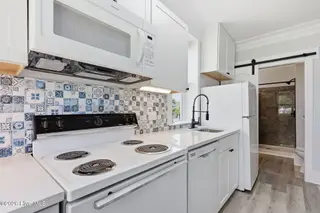 501 N 11th Street, Morehead City, NC 28557 – photo 9: Kitchen