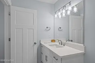 200 Olde Towne Yacht Club Drive 48, Beaufort, NC 28516 – photo 16: Similar Suite 3 bathroom