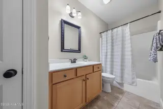 2202 E Oak Bridge Drive NE, Leland, NC 28451 — 4-bedroom home in Compass Pointe, Leland, NC, photo 19 of 76: 2202EOakBridgeWay-26