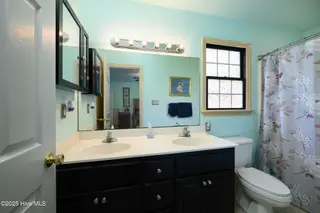 102 Laura Drive, New Bern, NC 28562 – photo 24: Primary Bathroom