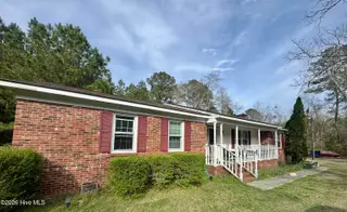 691 Harris Creek Road, Jacksonville, NC 28540 — 3-bedroom home, Jacksonville, NC, photo 5 of 41: IMG_2882