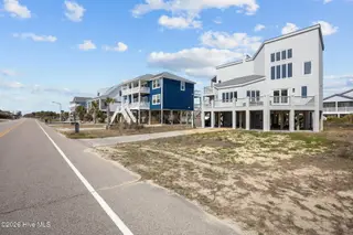 6618 W Beach Drive, Oak Island, NC 28465 – photo 8: 53-web-or-mls-IMG_8156