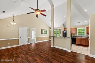 3613 Delesa Court, New Bern, NC 28560 — 3-bedroom home in Pinecrest Estates, New Bern, NC, photo 7 of 36