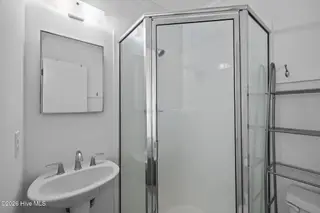 301 E Commerce Way Road 357, Atlantic Beach, NC 28512 – photo 13: Primary Bath