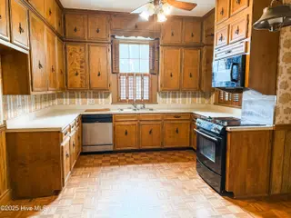 103 S Pender Street, Fremont, NC 27830 – photo 9: Kitchen