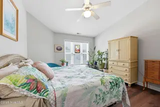 413 Commerce Avenue C, Morehead City, NC 28557 – photo 22: Primary Suite