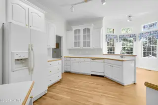 6001 Club House Drive, New Bern, NC 28562 – photo 12: 6001 Club House Drive