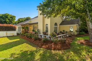 203 Brandywine Place Drive, Morehead City, NC 28557 – photo 2: Incredible Brandywine Bay home