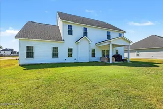 12 N Ardsley Lane, Rocky Point, NC 28457 — 5-bedroom home in Wylie Branch, Rocky Point, NC, photo 8 of 49: 12 N Ardsley Lane