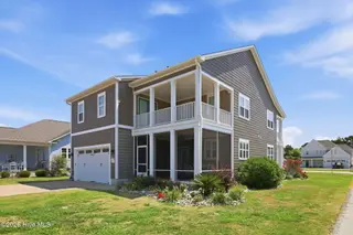 208 Bogue Harbor Court, Newport, NC 28570 – photo 3: 3-web-or-mls-IMG_8207_edit