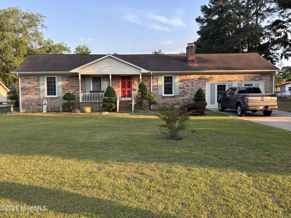 2485 Pine Knoll Drive, Kinston, NC 28504 – photo 1 of 25: Main View