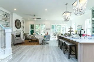 103 Shoreview Drive, New Bern, NC 28562 – photo 18: Similar Construction